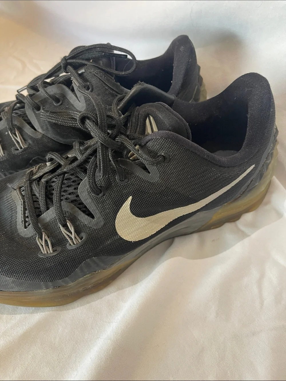 Kobe zoom Nike Men’s Black Athletic Trainers with Gum Sole Accent